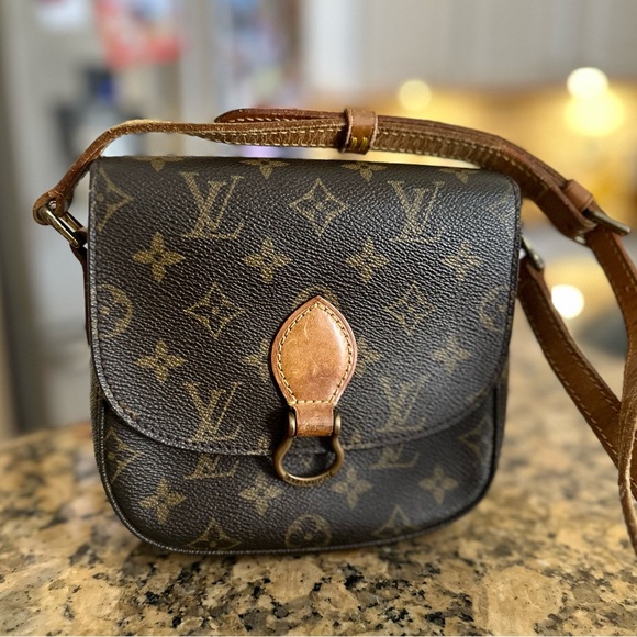 Louis Vuitton Handbags - VINTAGE Louis Vuitton Saint Cloud PM crossbody in monogram